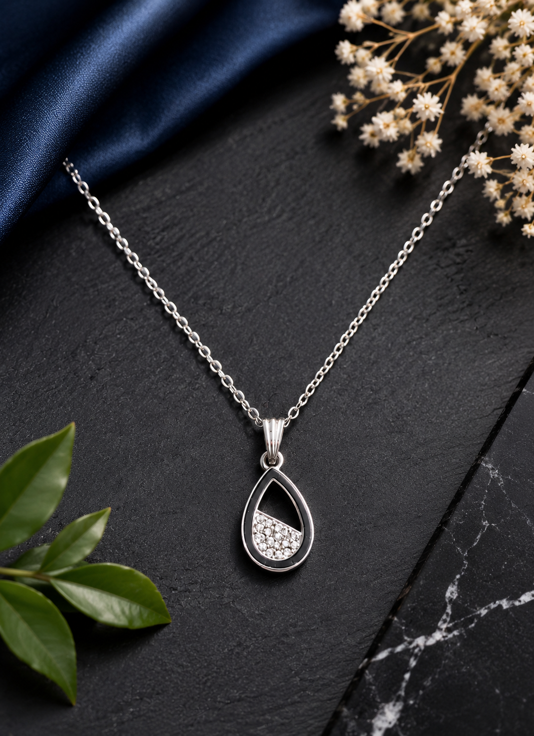 Haya Elegant Necklace & Bracelet Combo